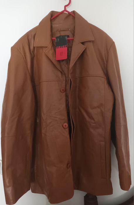 Vendo casaco de cabedal novo