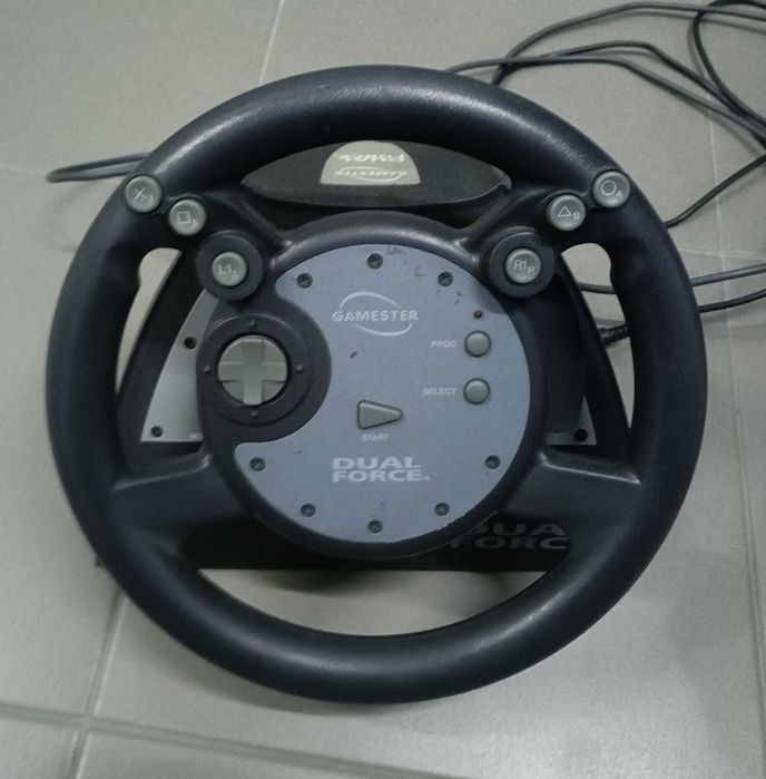 Gamester Dual Force Racing Wheel com pedais