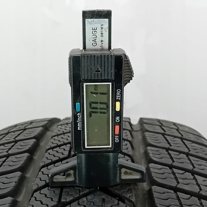 2x 225/45R18 opony zimowe Pirelli Winter SottoZero 3 7mm (D79676)