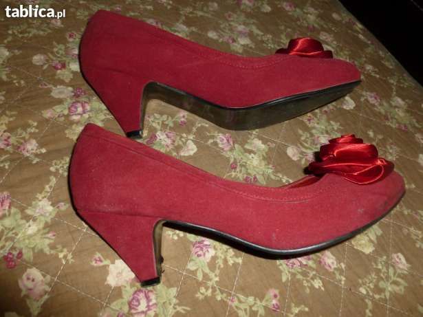 czółenka czerwone zamszowe na średnim obcasie 6,5 cm r.38