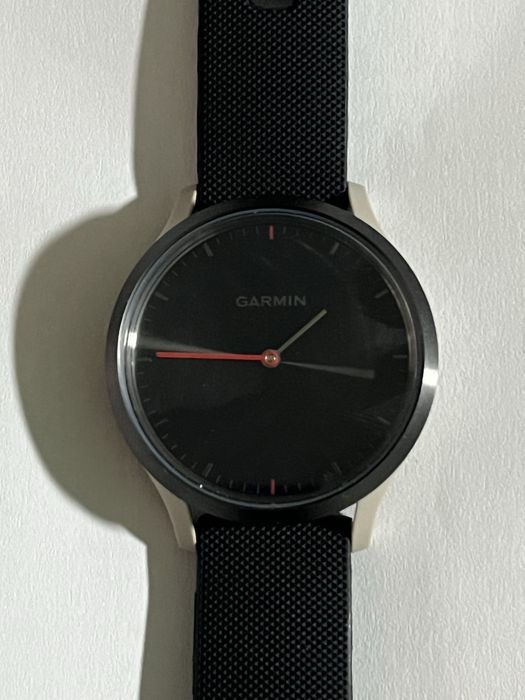 Стильные умные часы со стрелками и отдельным цифровым экраном