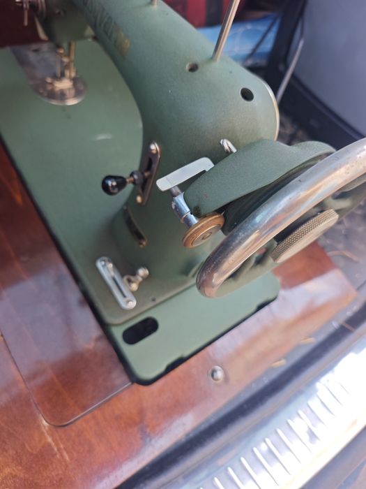 Máquina de Costura Antiga Husqvarna