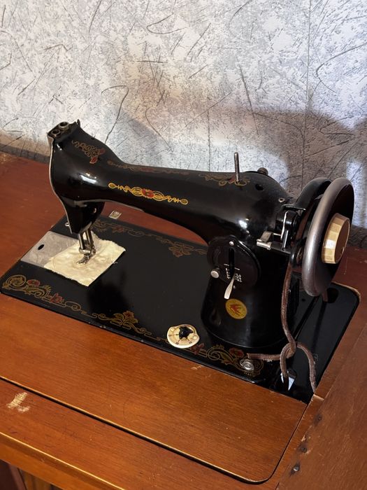 Швейная машина Зингер