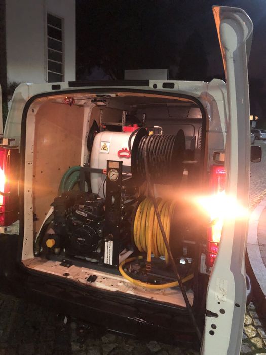 Empresa especializada em desentupimentos