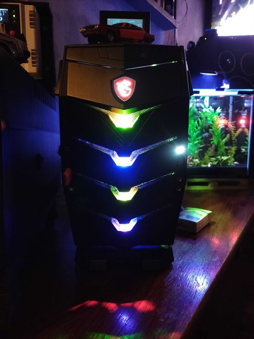 Komputer MSI AEGIS 3 intel i7 ram 16gb karta graficzna 6gb Win.10