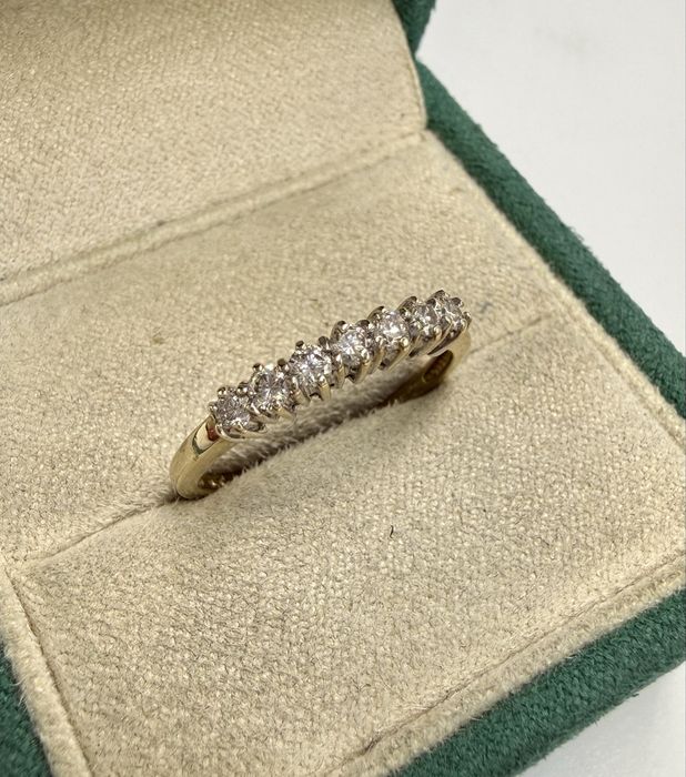 Złoty pierścionek z diamentami 0,42ct VS1-Si1/K