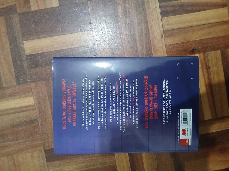Vendo livro Um De Nós Mente
Enr