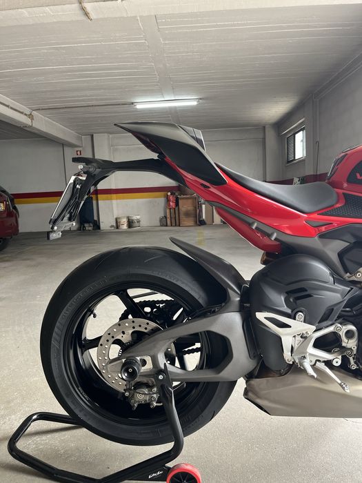 DUCATI Streetfighter V4S  2025