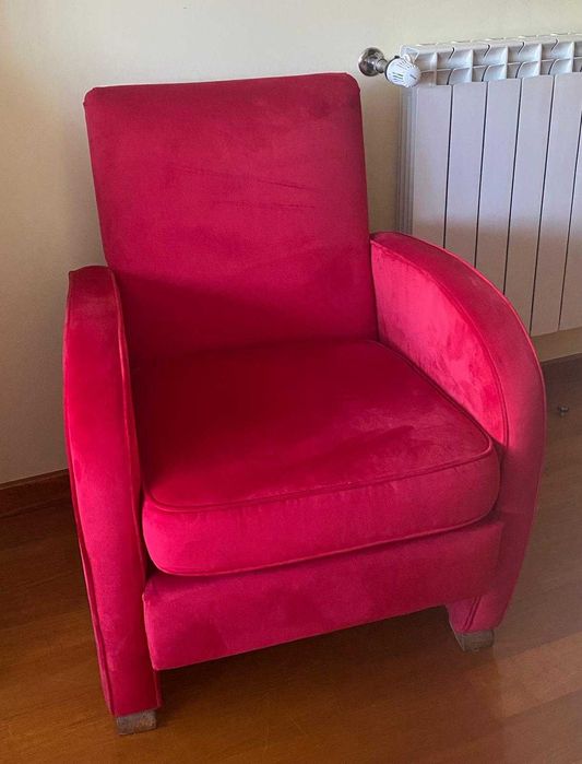 Poltrona em veludo vermelho, como nova