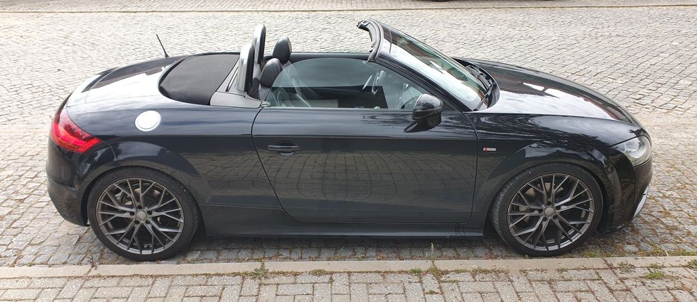 Audi TT Roadster 2.0 TDi quattro S-line