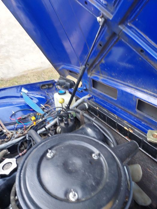 Продам ниву 2121