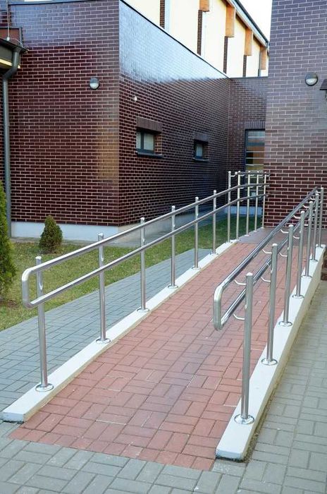 schody metalowe modułowe zewnętrzne balustrady meble podjazdy