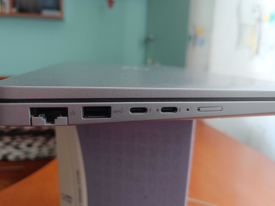 Ноутбук Dell Latitude 5440 / 14" / Intel i5-1335U / 16GB / SSD 512 Gb