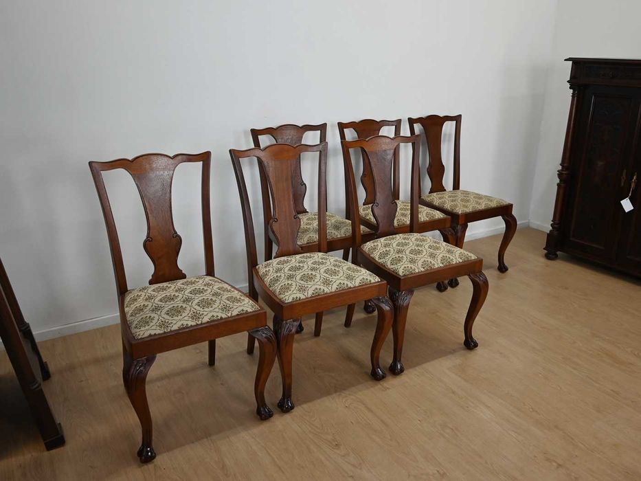 sześć krzeseł 011910