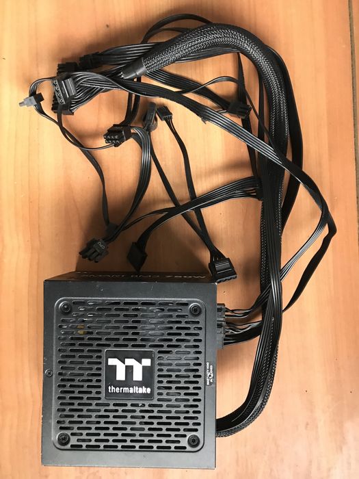 Блок живлення Thermaltake SMART BM2 (BM3) 750W. Стандарт 80+ bronze.