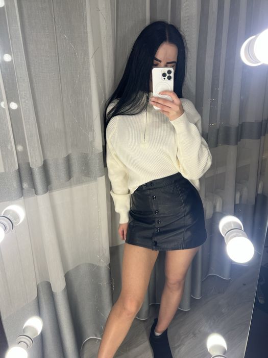 Білий( молочний) теплий светр