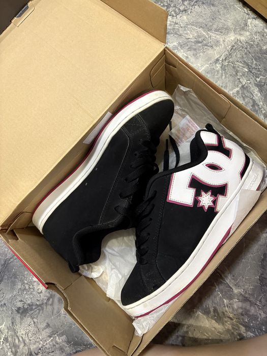 dc shoes.  розові