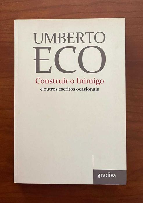 "Construir o Inimigo" de Umberto Eco