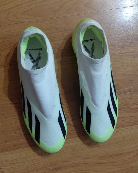 нові футбольні бутси Adidas X Crazyfast.3 Laceless