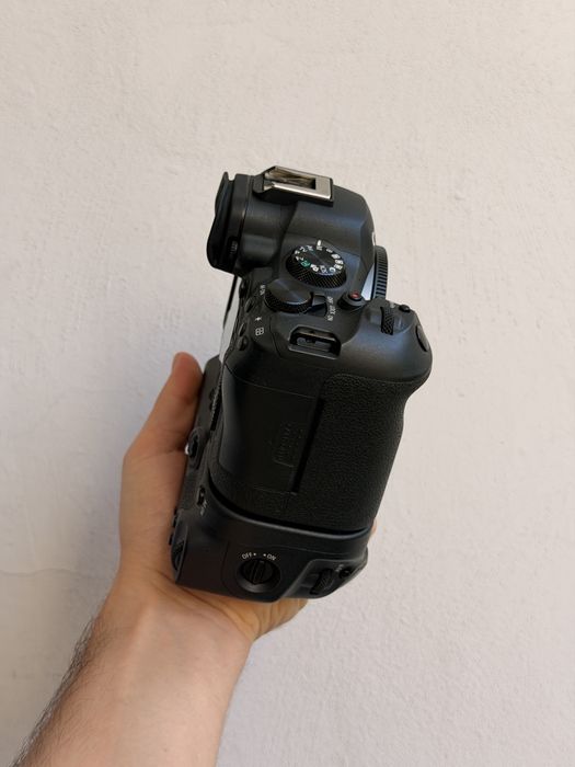 Canon R6 mark II - Canon BG-R10