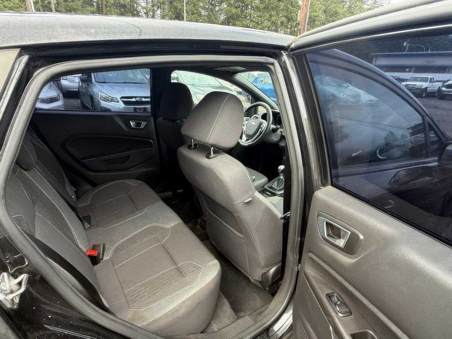 Ford Fiesta ST      2015