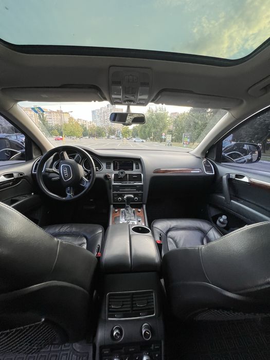 Продається Audi Q7