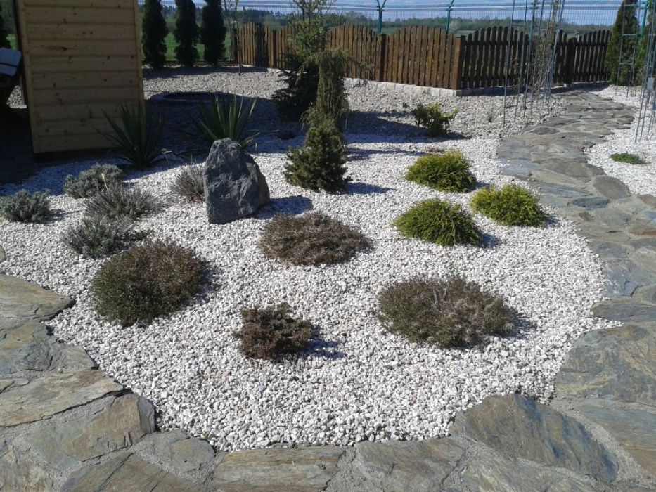 kamień ogrodowy, ozdobny grys dolomitowy jasno beżowo