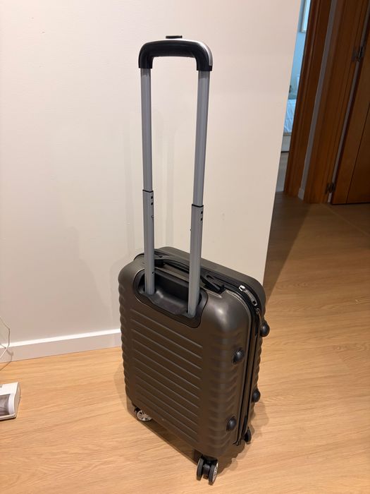 Mala Viagem / Carry On Luggage