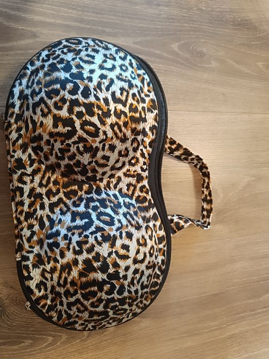 Pokrowiec etui na biustonosze nowe