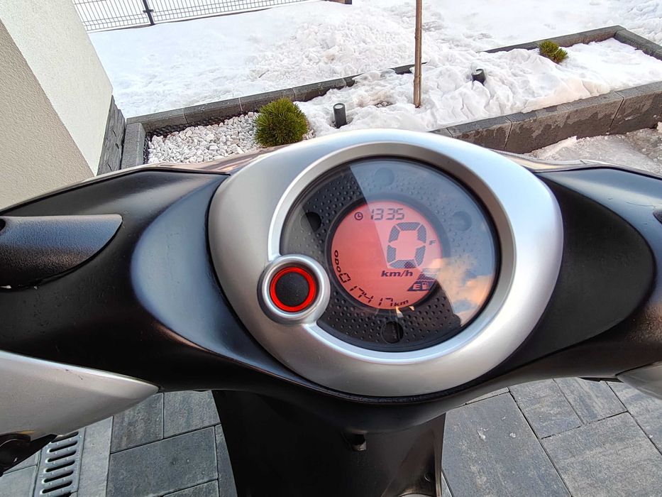 Skuter Yamaha Neos YN 50 z 2010 roku z Austrii 2T