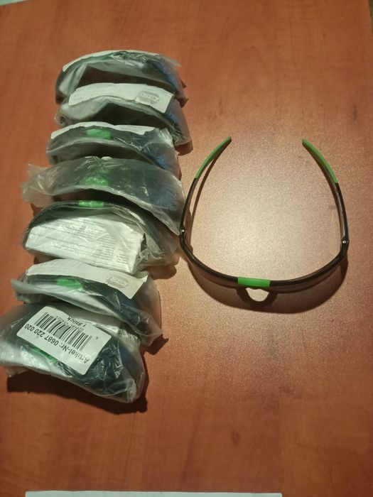 Okulary robocze przyciemniane.