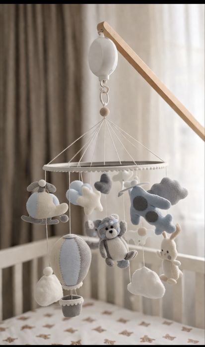 Дитячий мобіль з деревʼяним тримачем (музичний)