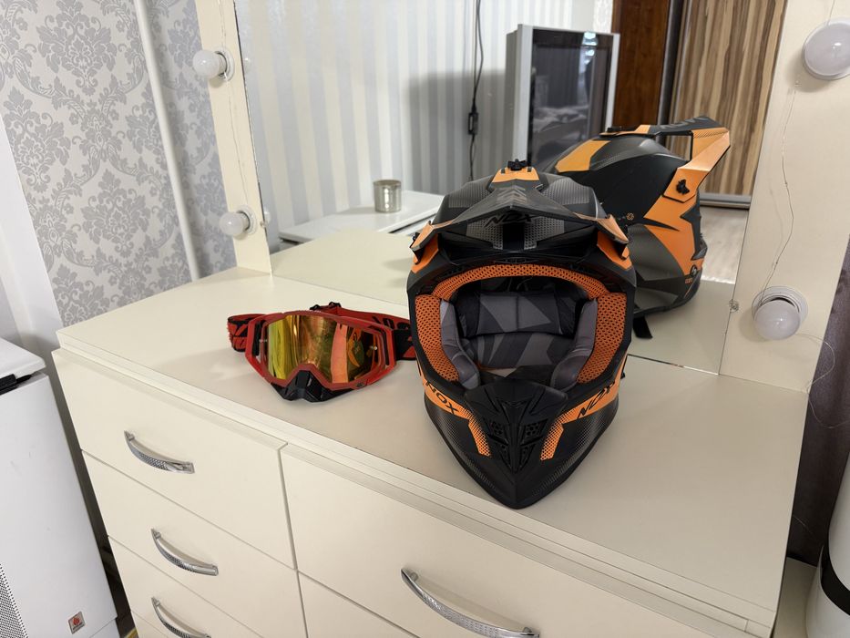 Кросовий мотошолом NOX