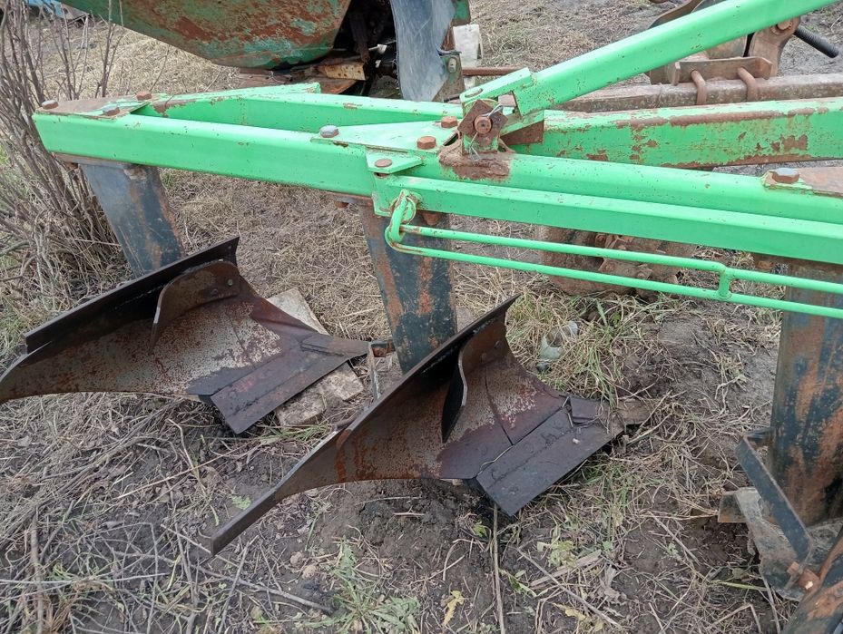 Плуг 3-35 Bomet висока стійка 70 см Польща