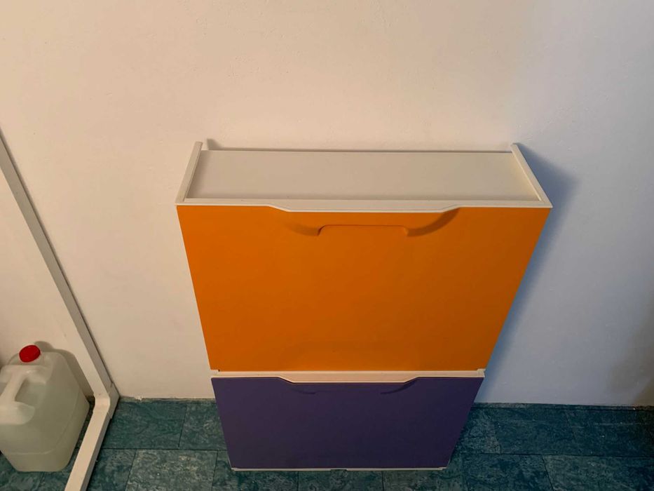 Sapateira laranja e roxa IKEA