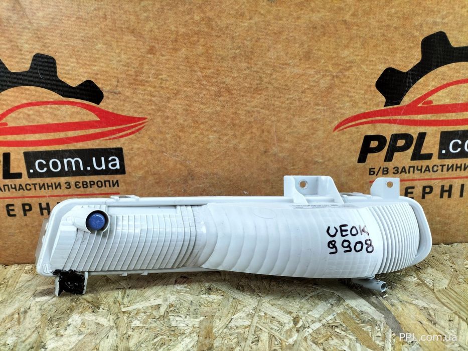 Volvo V40 II 2012-2016 Фара дневного света ДХО DRL правая 31290581