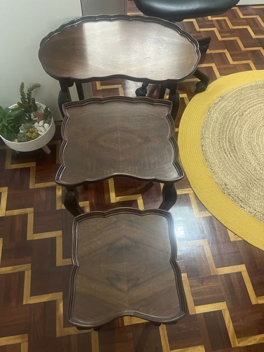 Conjunto de 3 Mesas de Apoio/Ninho em Madeira – Estilo Clássico