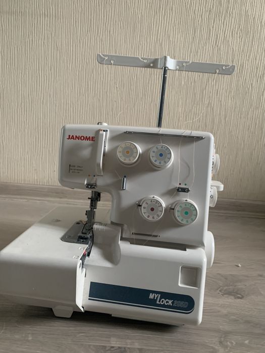 Оверлок Janome Mylock 205D