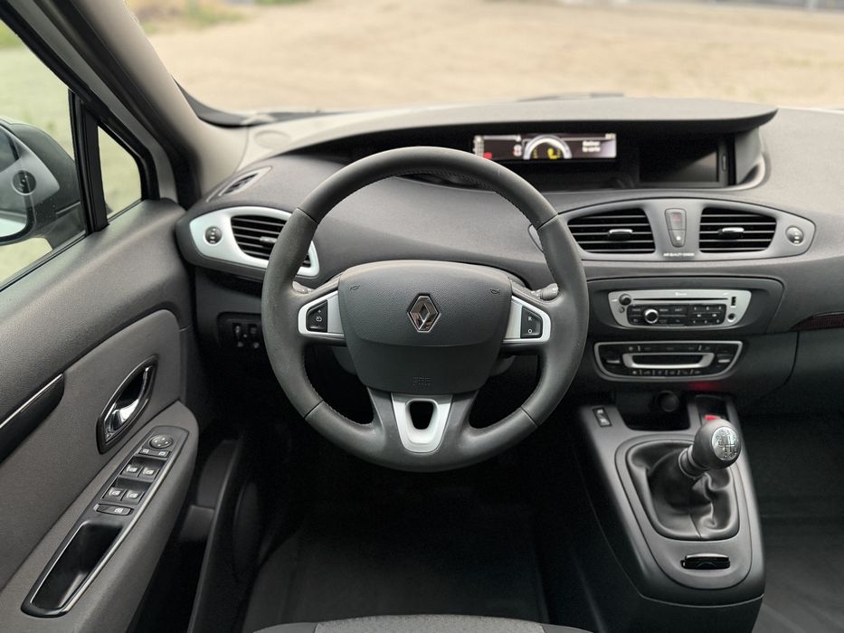 RENAULT MEGANE SCENIC  2012 р.в, рест к9к на механ-6