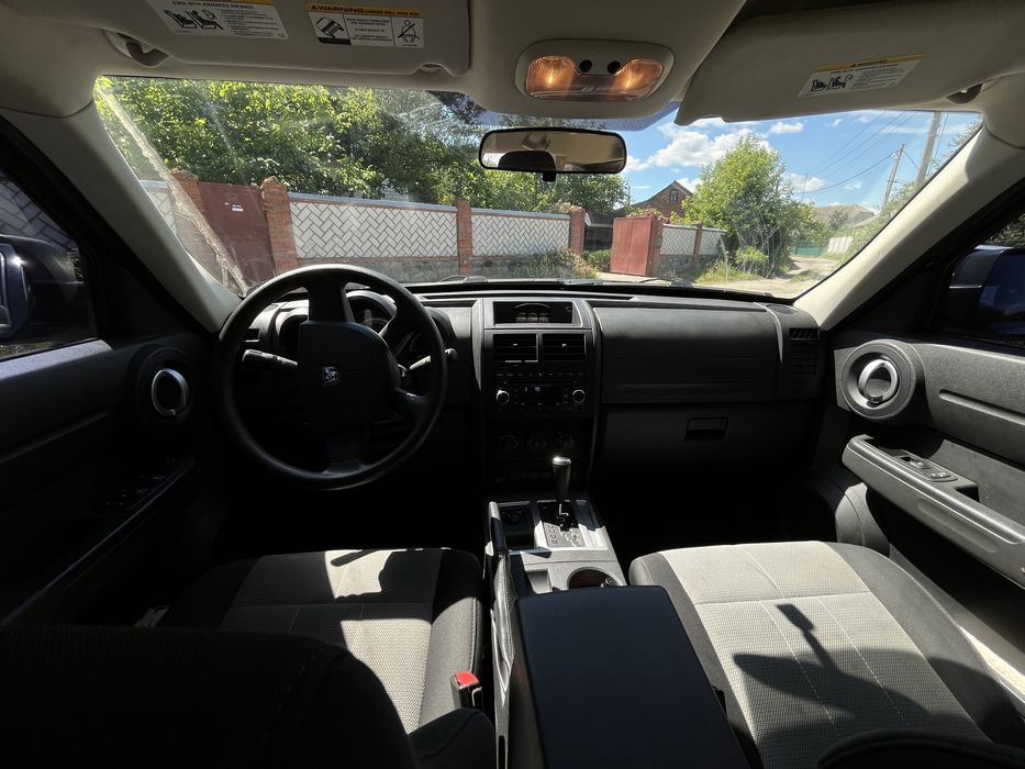 Продам Dodge Nitro