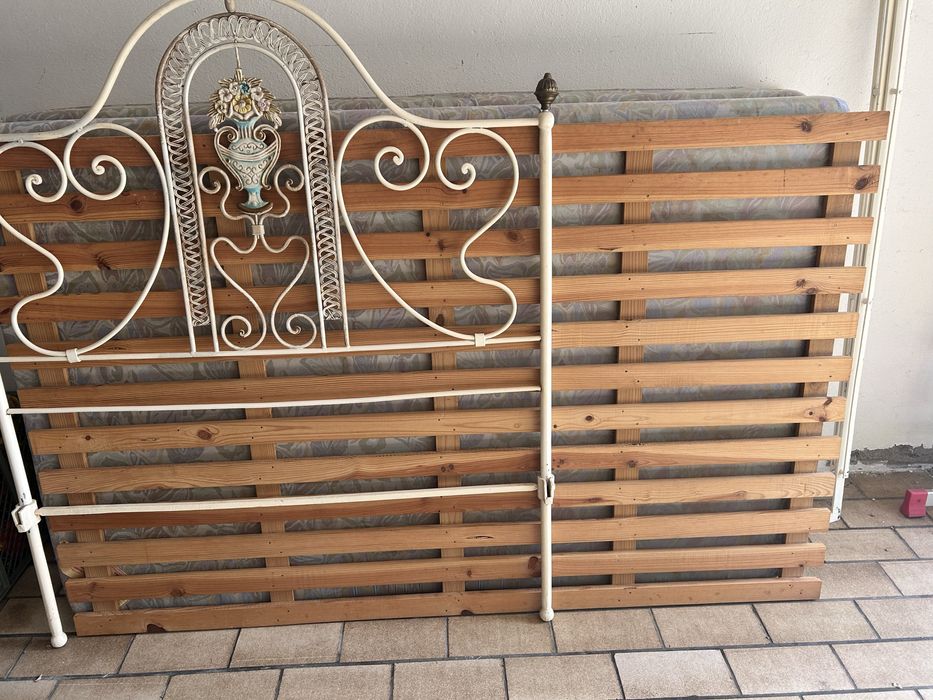 Camas de ferro antigas