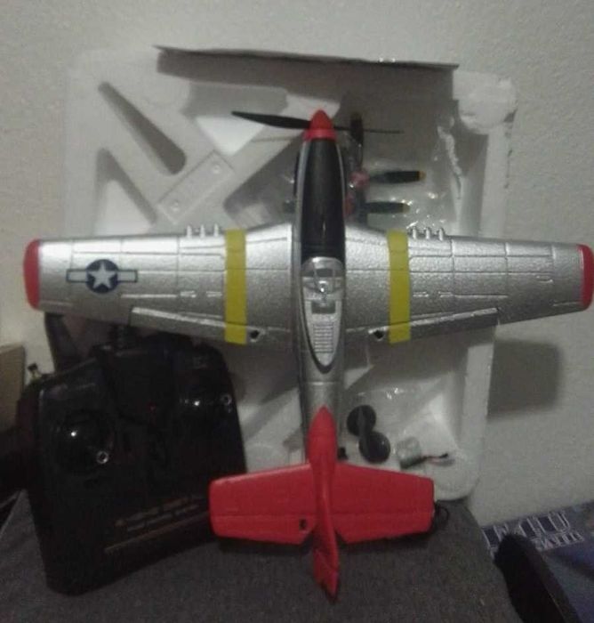 Avião RC F4U Corsair – Volantex Warbird Series 400 (com comando)