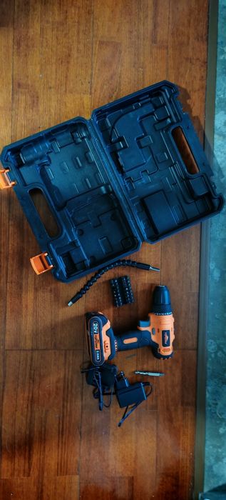 Aparafusadora TopShak 20v com mala
