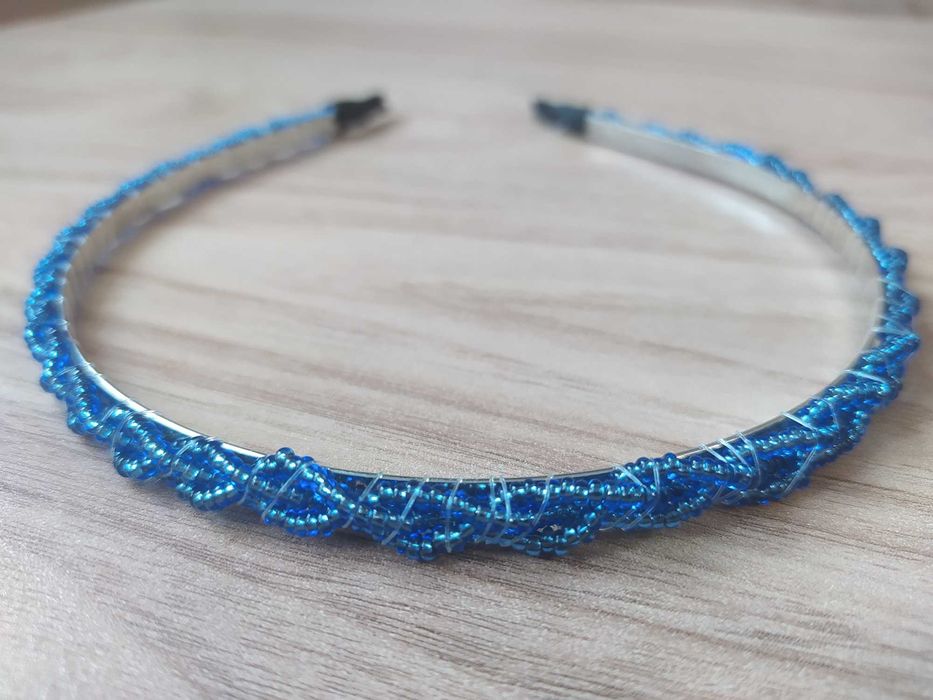 Opaska do włosów z koralikami niebieska