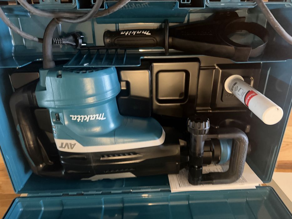 MAKITA HR5212C młot udarowo-obrotowy SDS-MAX wiercenie kucie 19,1J moc 1510W AVT
