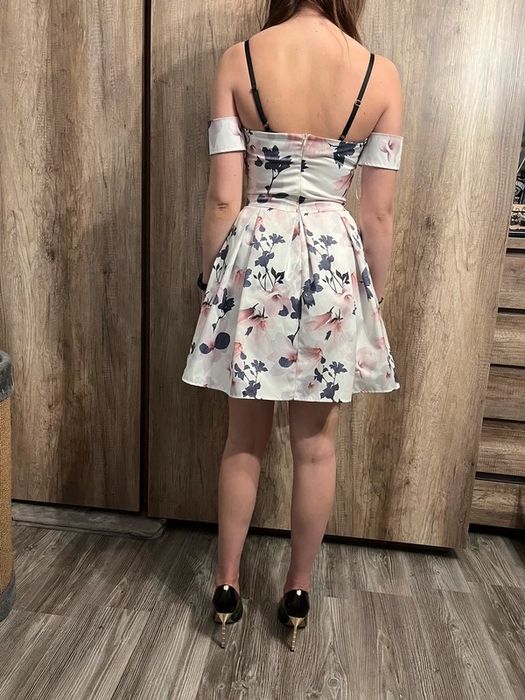 Sukienka firmy Loola nowa S Sprzedam błękitna sukienkę z rozmiarze S f