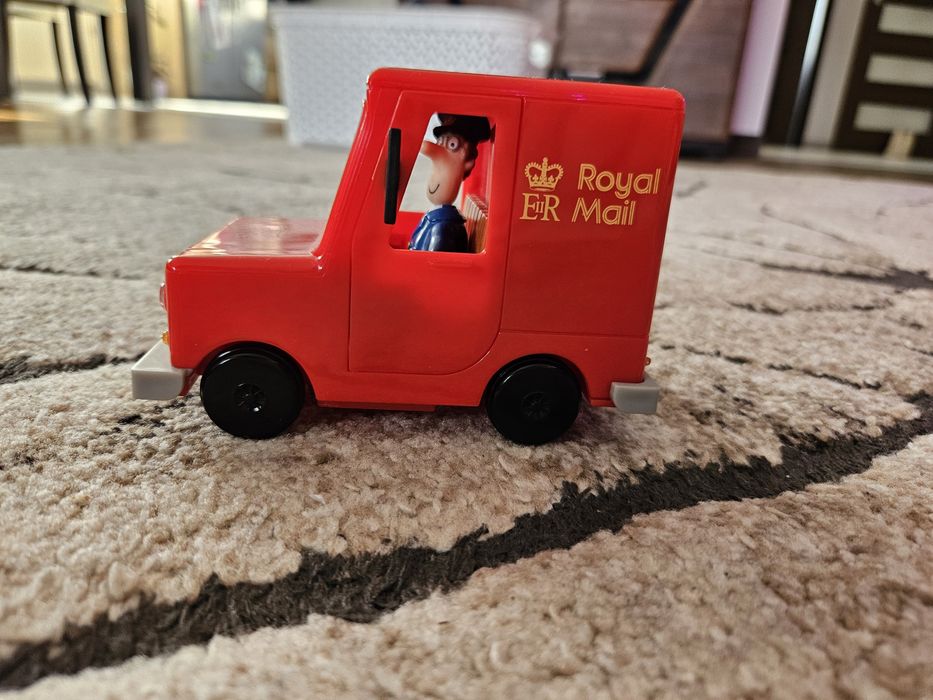 Listonosz Pat, samochód