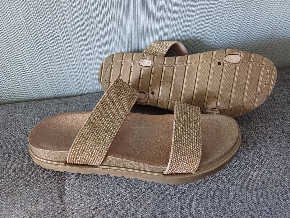 Klapki beżowo-złote rozm.38