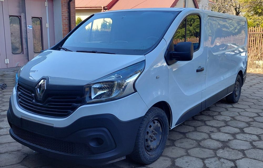 Renault TRAFIC  120 KM, 3 osoby , zabudowany