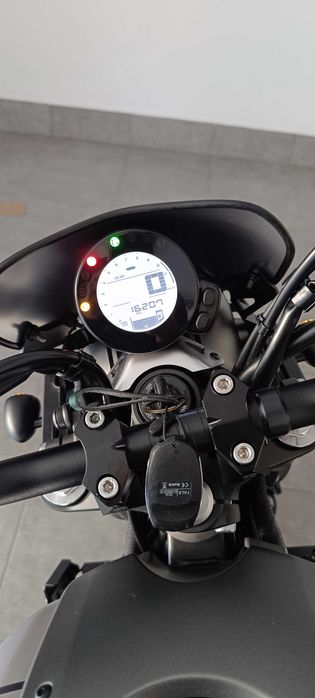 Yamaha Xsr 700...